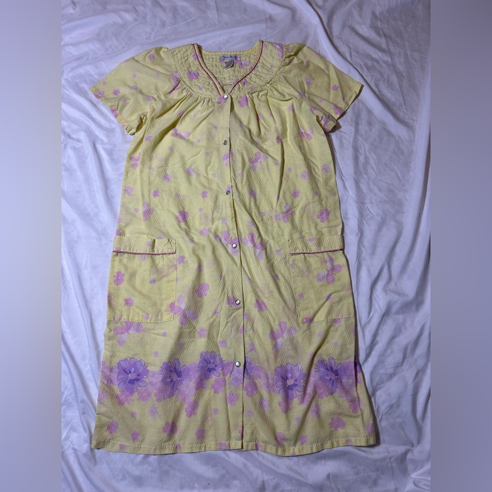 Elegant Emily Sz L Pearl Snap Housecoat House Dress Yellow Pink Butterflies